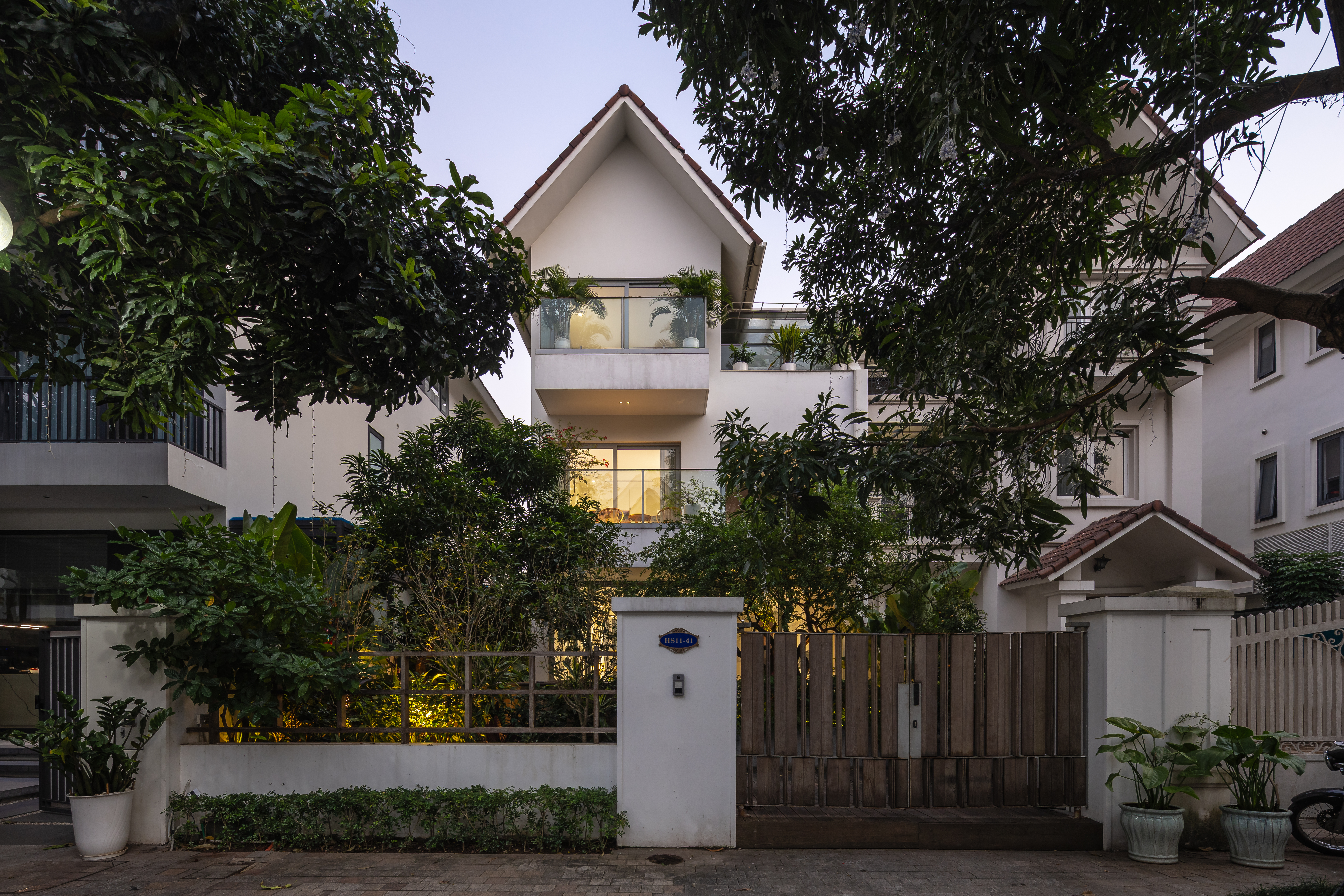 01-ENTRY-HN04_HOUSE-TNT_ARCHITECTURE