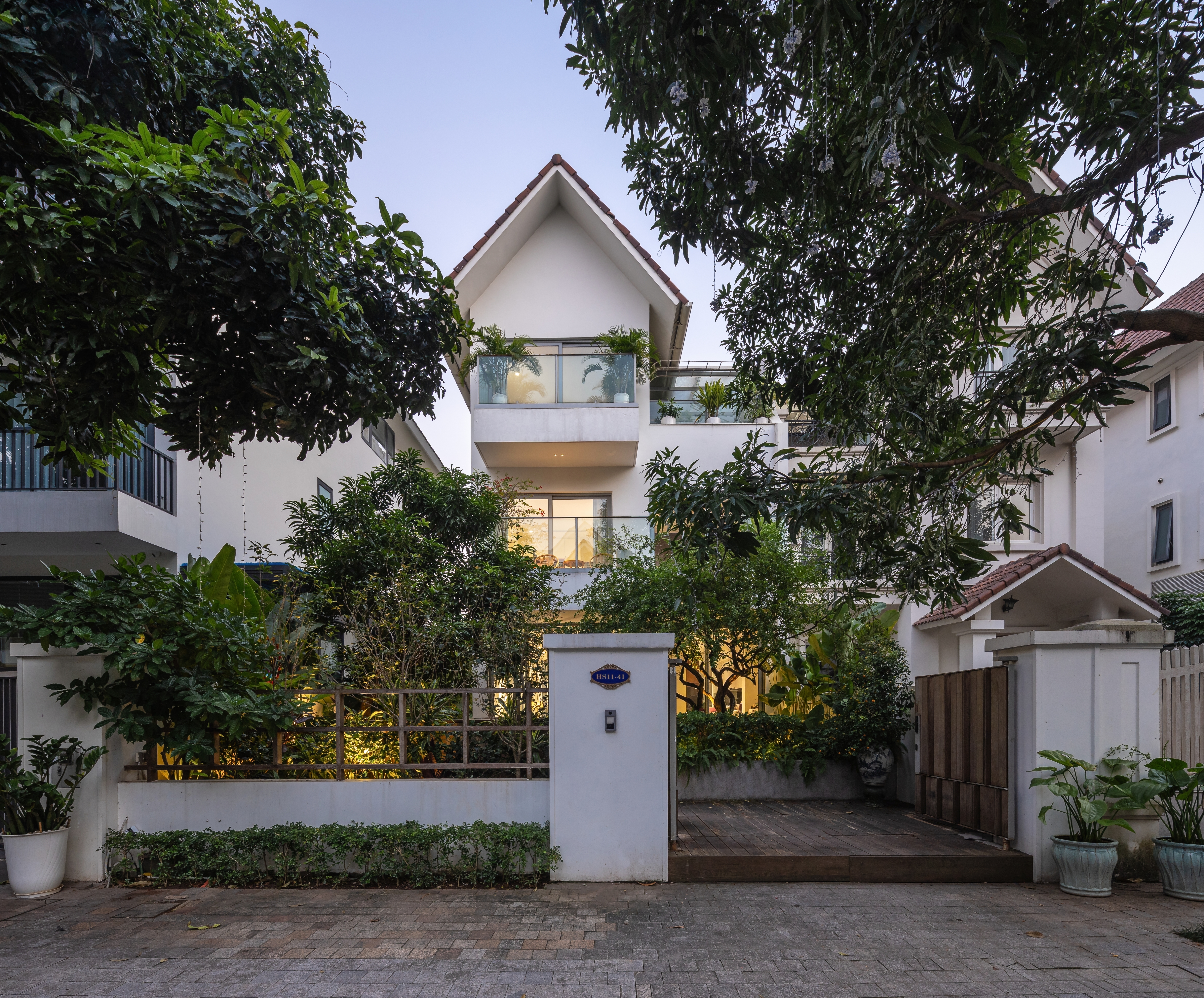 01-ENTRY-HN04_HOUSE-TNT_ARCHITECTURE