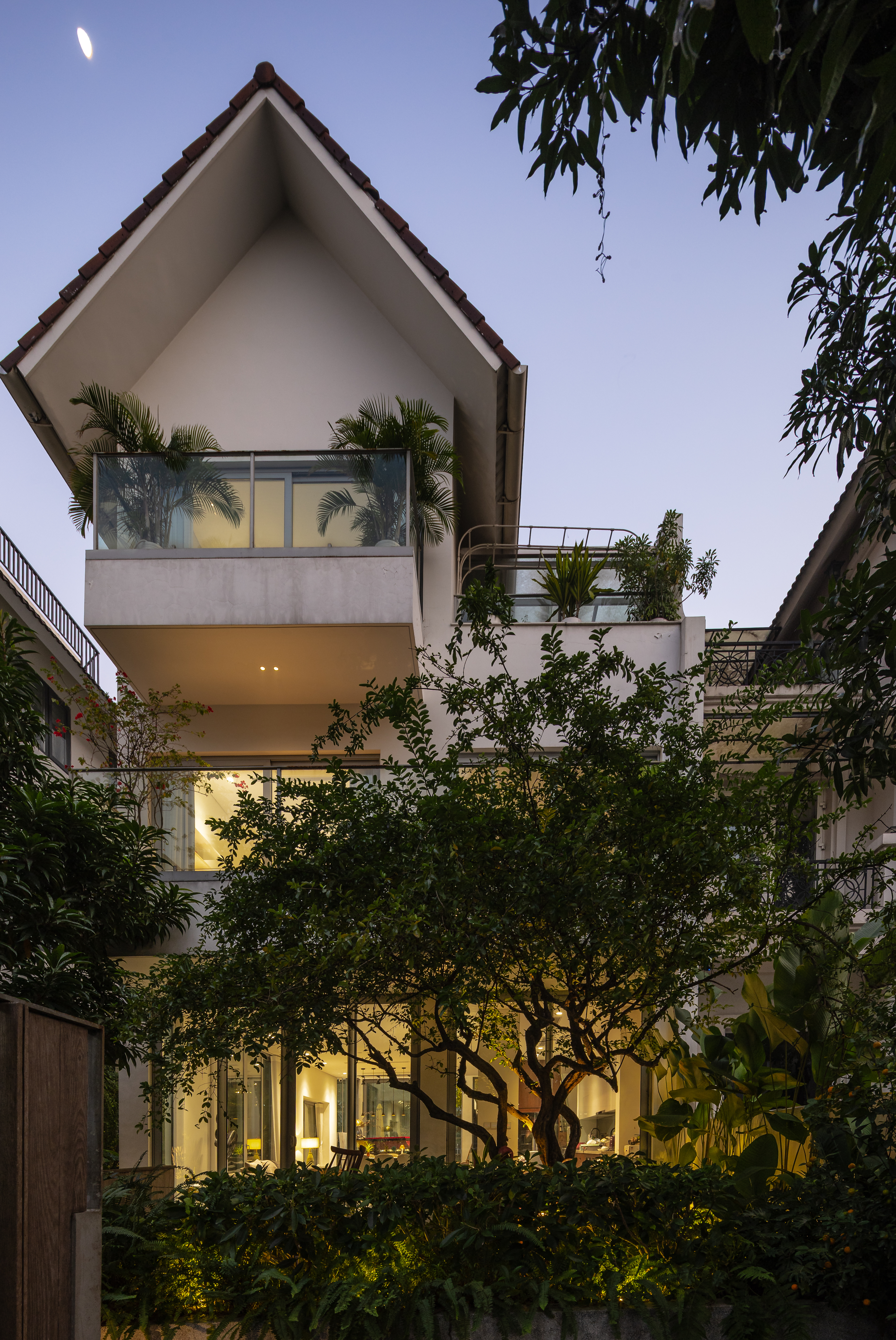 01-ENTRY-HN04_HOUSE-TNT_ARCHITECTURE