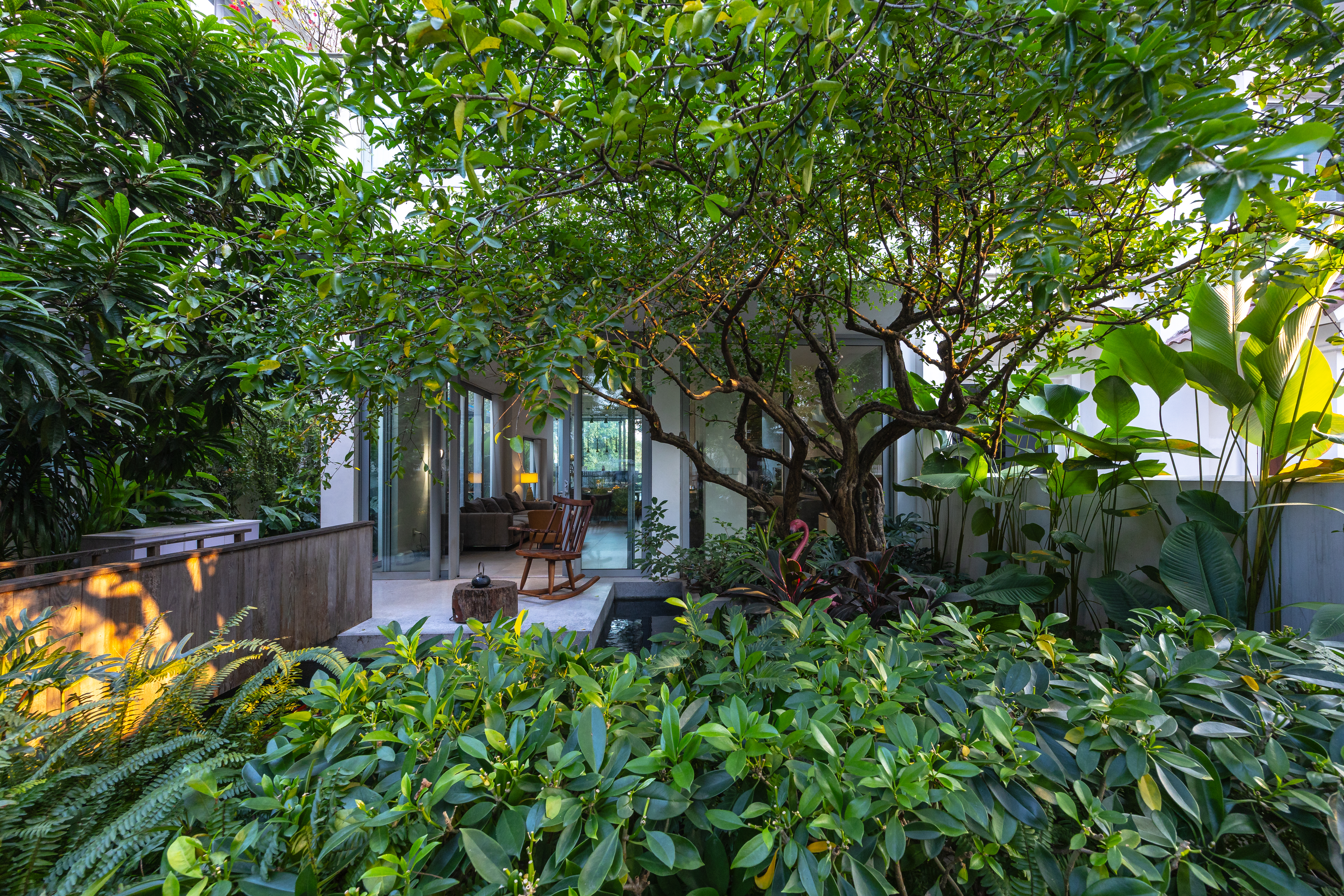 02-FRONT GARDEN-HN04_HOUSE-TNT_ARCHITECTURE