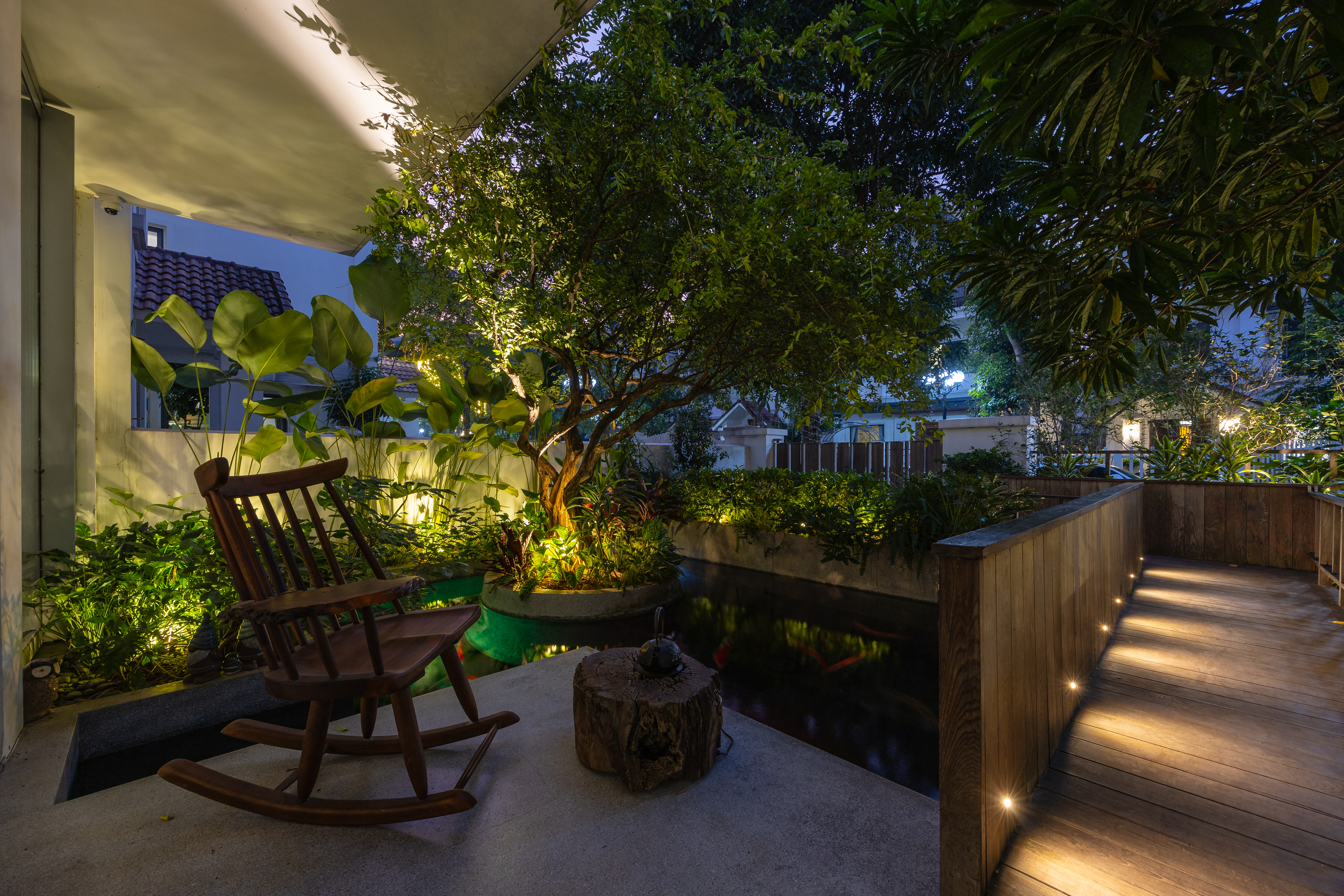 02-FRONT GARDEN-HN04_HOUSE-TNT_ARCHITECTURE